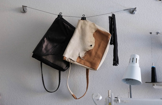 LEATHER MAIL BAG